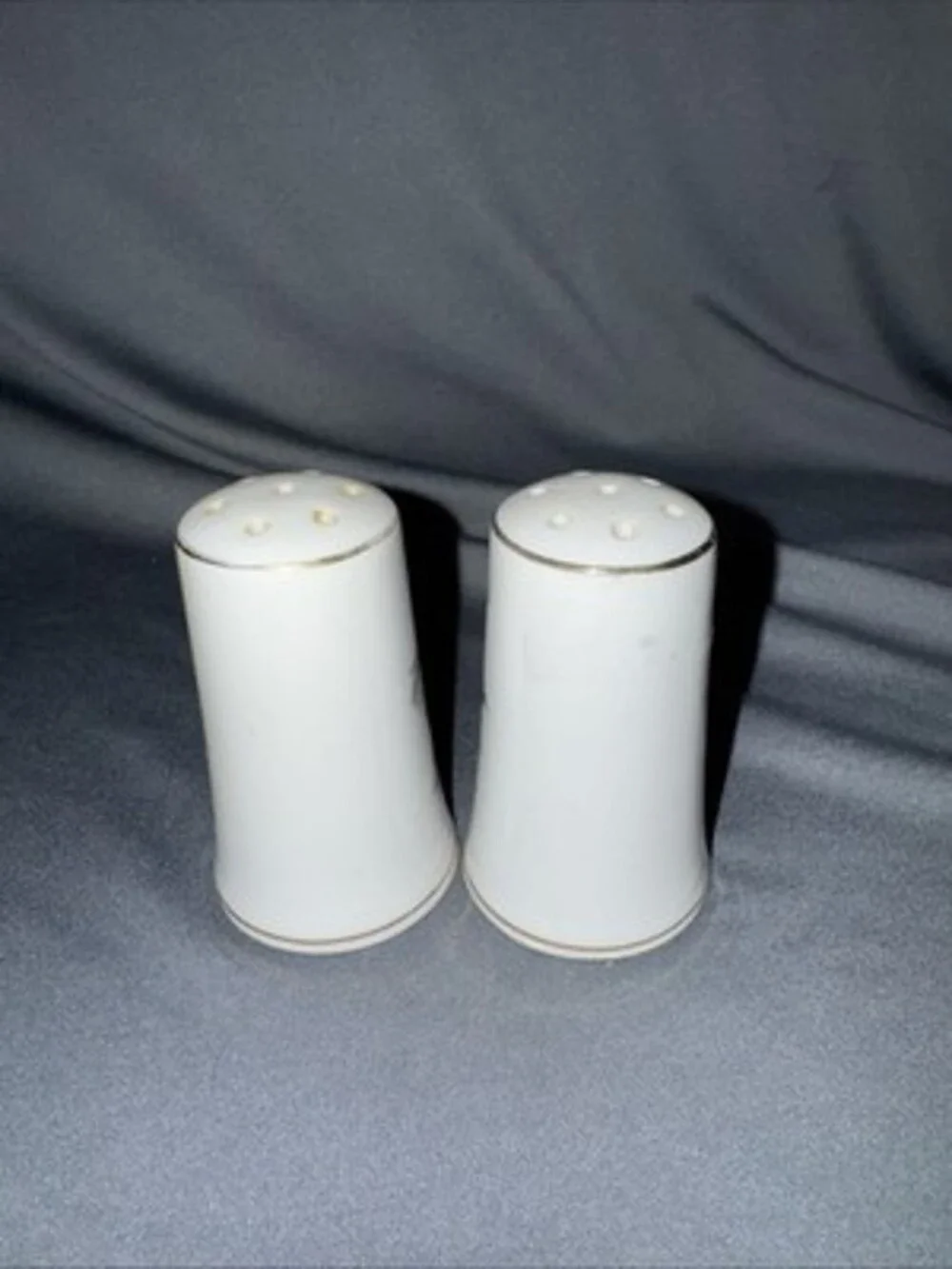 Robert Mayokok, Signed Salt/Pepper Shakers, Eskimo Hunter VINTAGE “1950’s